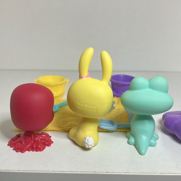 LITTLEST PET SHOP •  Beach 🏖️ Scene - Picture 5 of 8